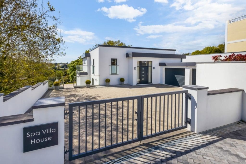 Spa villa lodge torquay devon architects design new house Flat roof